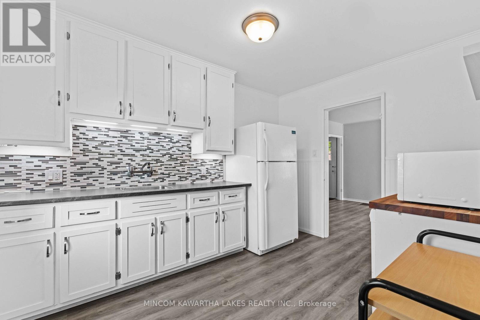 632 Gillespie Avenue, Peterborough South (West), Ontario  K9J 4B6 - Photo 15 - X12293511