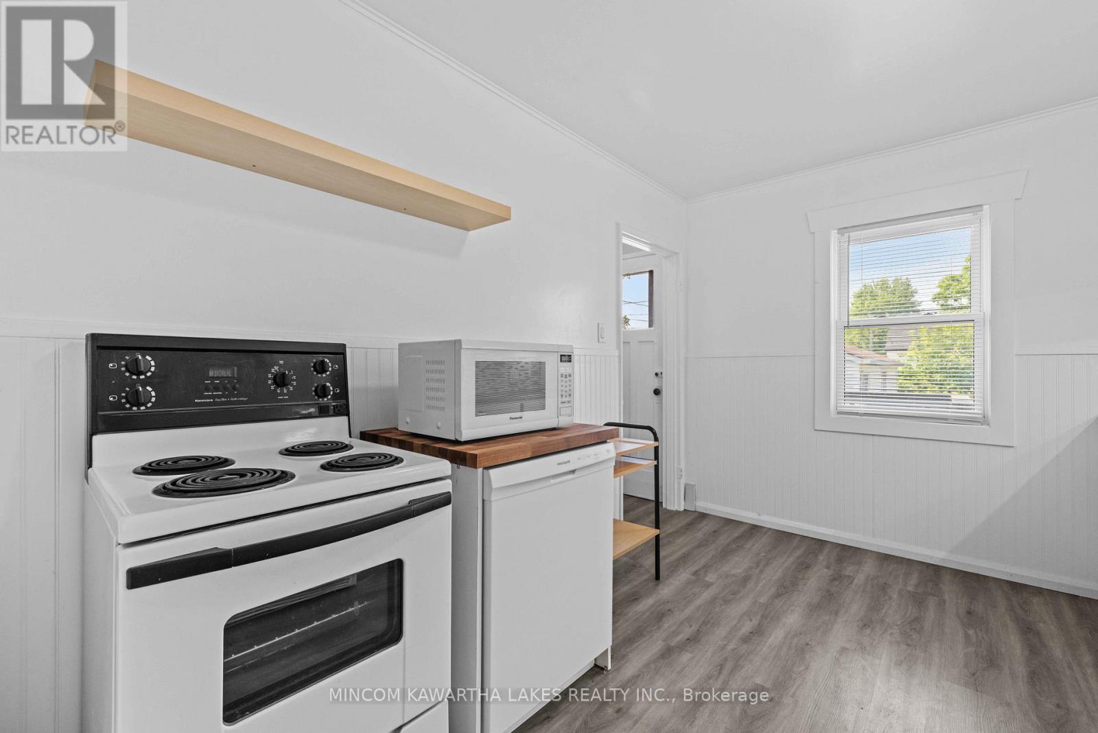 632 Gillespie Avenue, Peterborough South (West), Ontario  K9J 4B6 - Photo 16 - X12293511