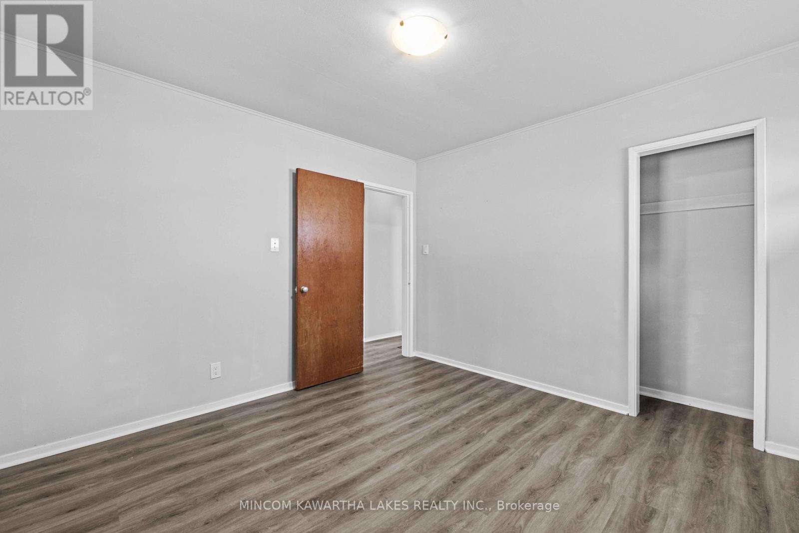 632 Gillespie Avenue, Peterborough South (West), Ontario  K9J 4B6 - Photo 18 - X12293511