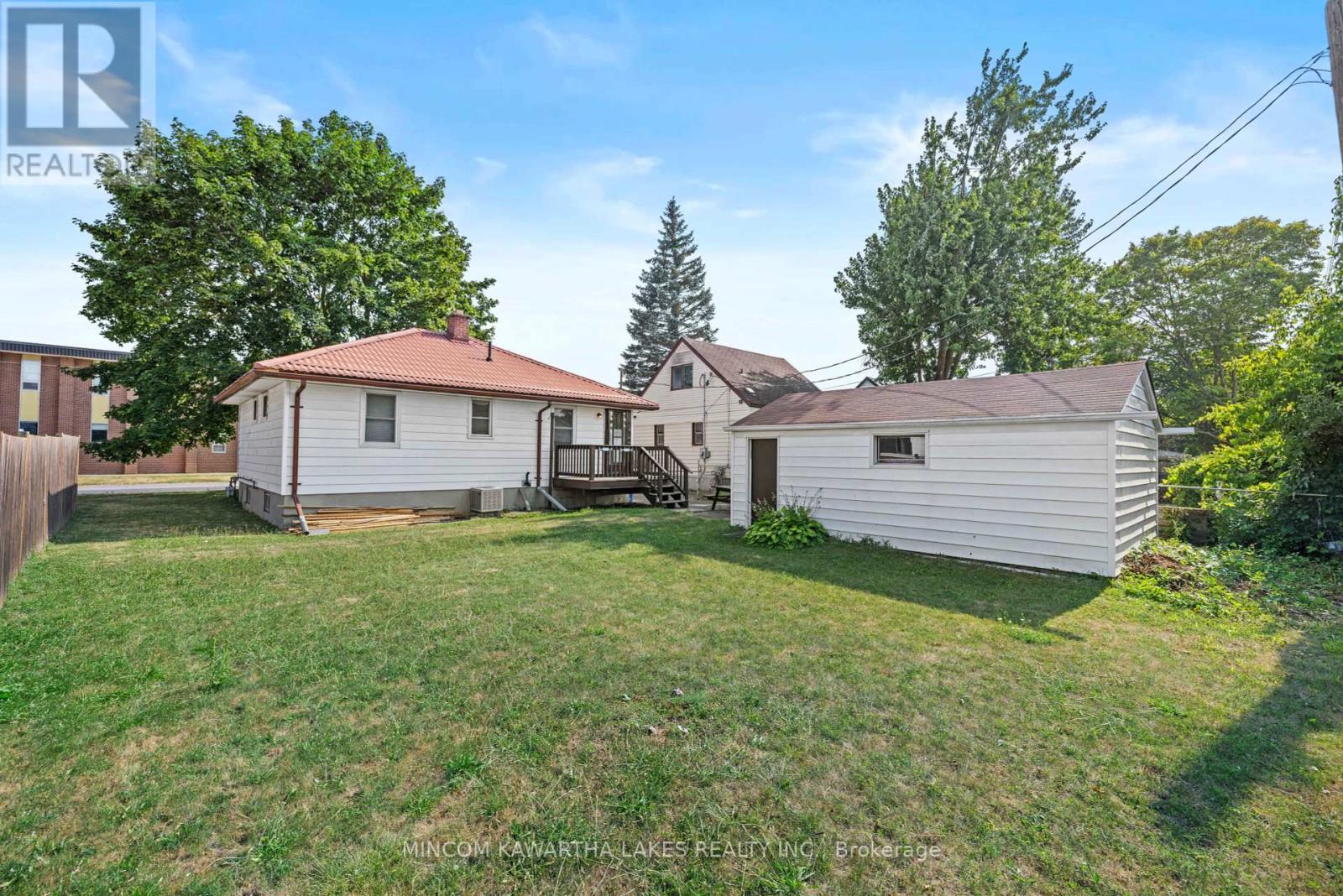 632 Gillespie Avenue, Peterborough South (West), Ontario  K9J 4B6 - Photo 7 - X12293511