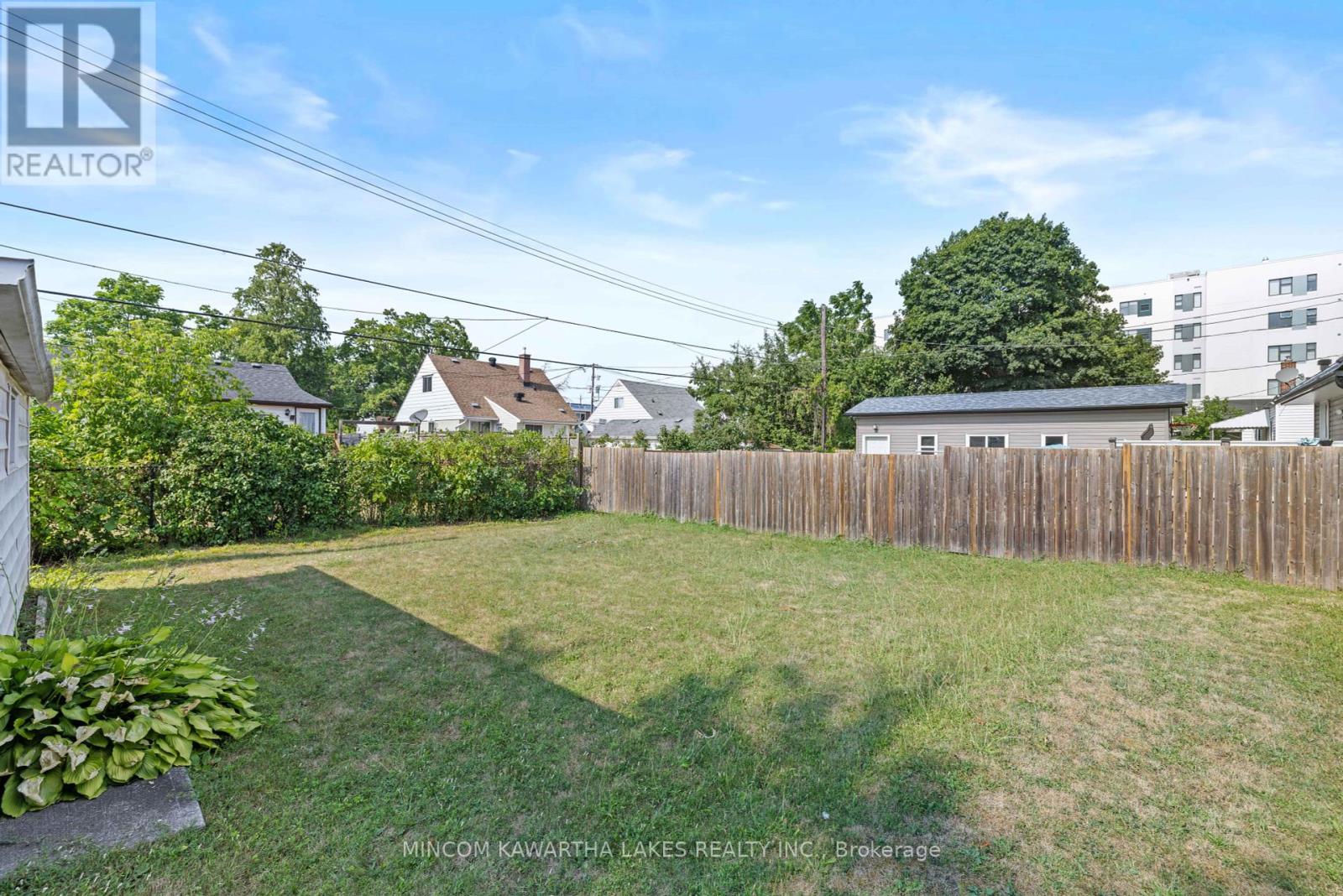 632 Gillespie Avenue, Peterborough South (West), Ontario  K9J 4B6 - Photo 9 - X12293511