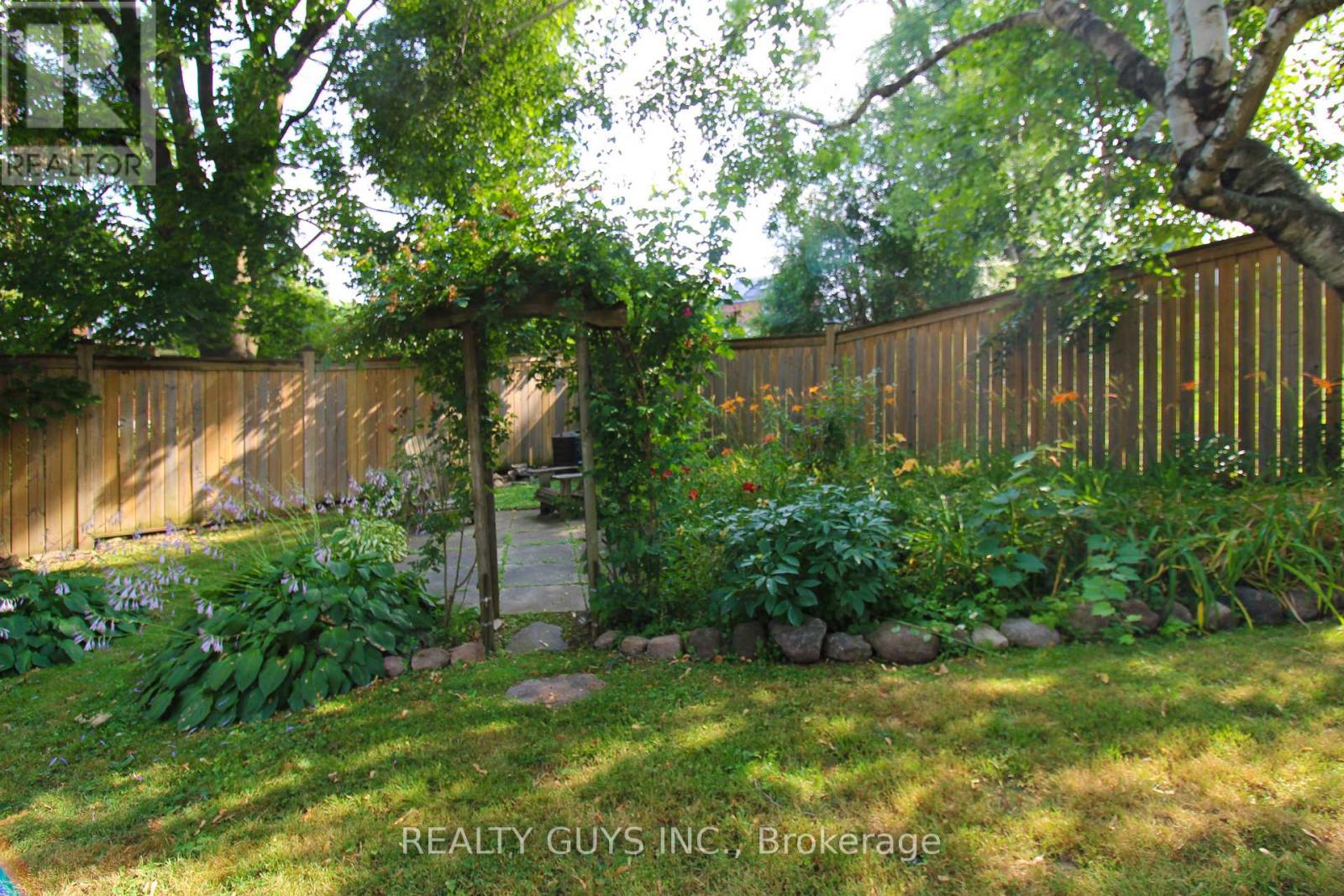 205 Shelbourne Street, Peterborough North (South), Ontario  K9H 5K3 - Photo 13 - X12293543
