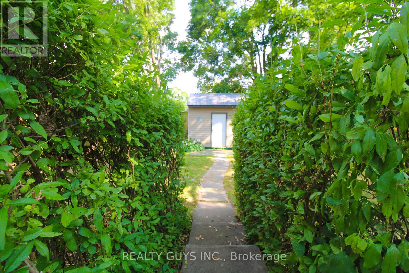205 Shelbourne Street, Peterborough North (South), Ontario  K9H 5K3 - Photo 15 - X12293543