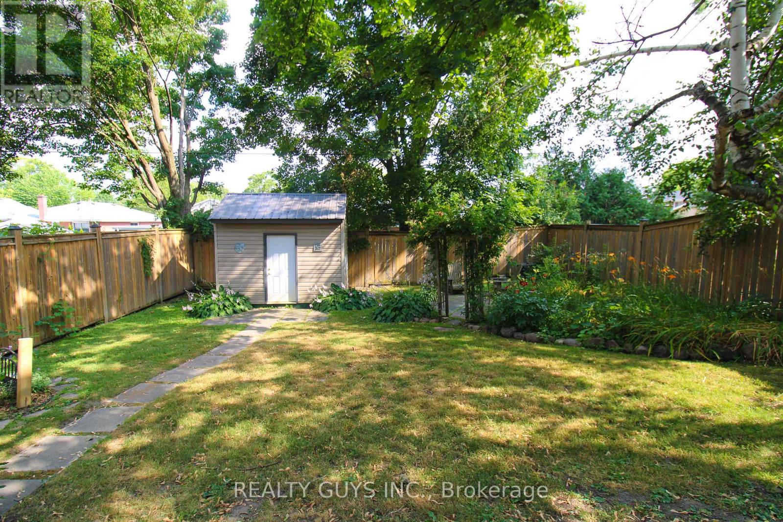 205 Shelbourne Street, Peterborough North (South), Ontario  K9H 5K3 - Photo 16 - X12293543