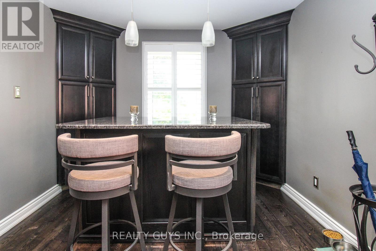 205 Shelbourne Street, Peterborough North (South), Ontario  K9H 5K3 - Photo 25 - X12293543