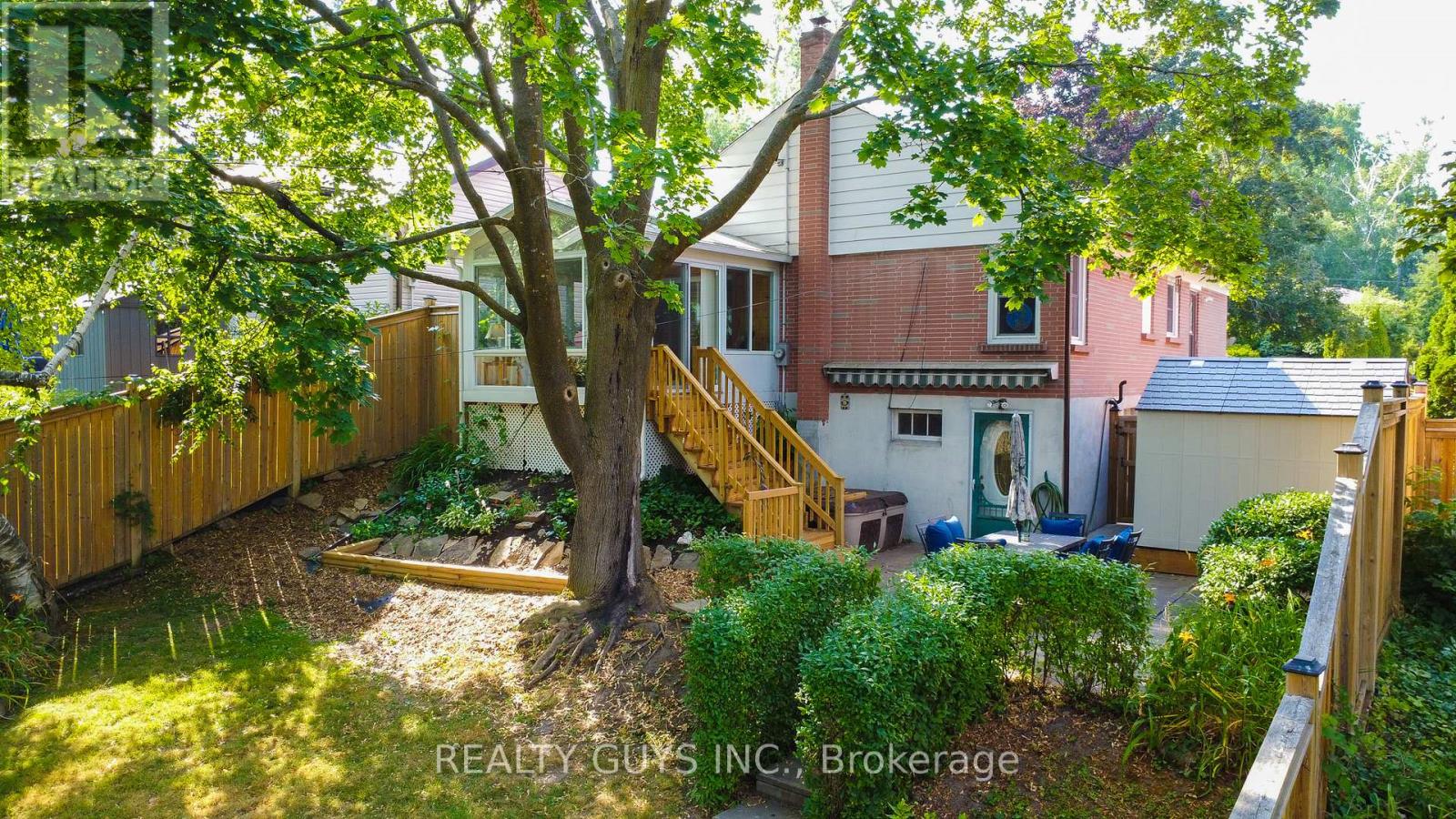 205 Shelbourne Street, Peterborough North (South), Ontario  K9H 5K3 - Photo 8 - X12293543