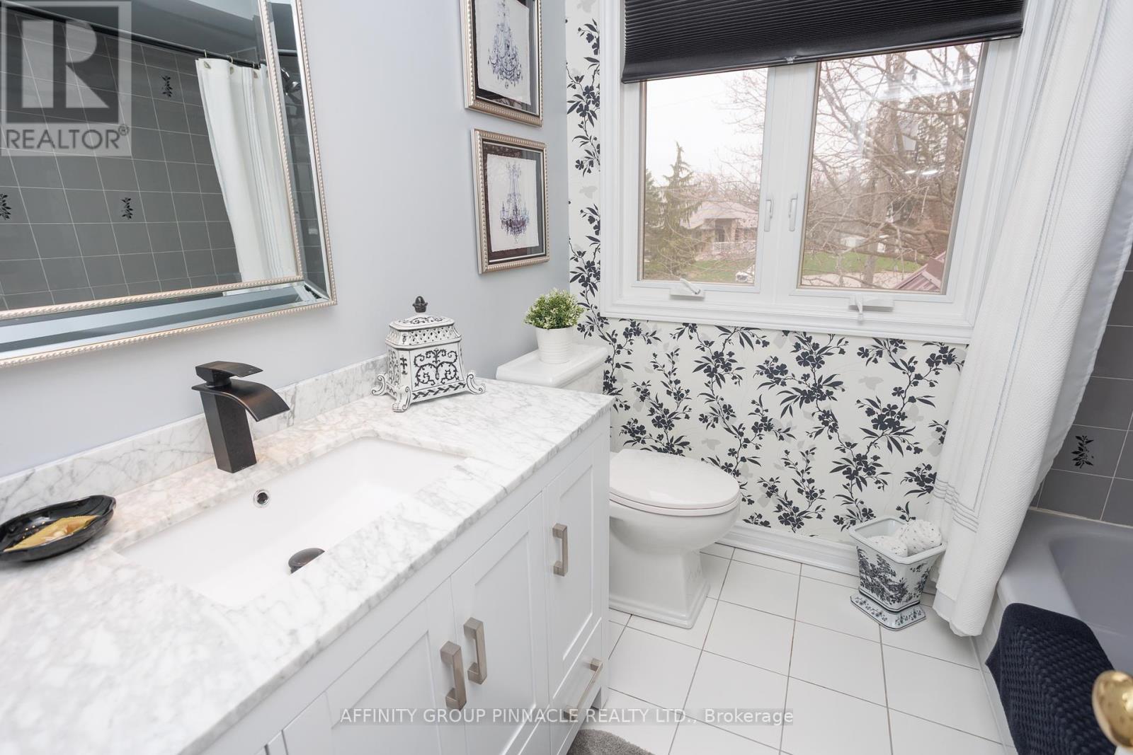 20 Olympia Court, Kawartha Lakes (Lindsay), Ontario  K9V 6C8 - Photo 34 - X12293601