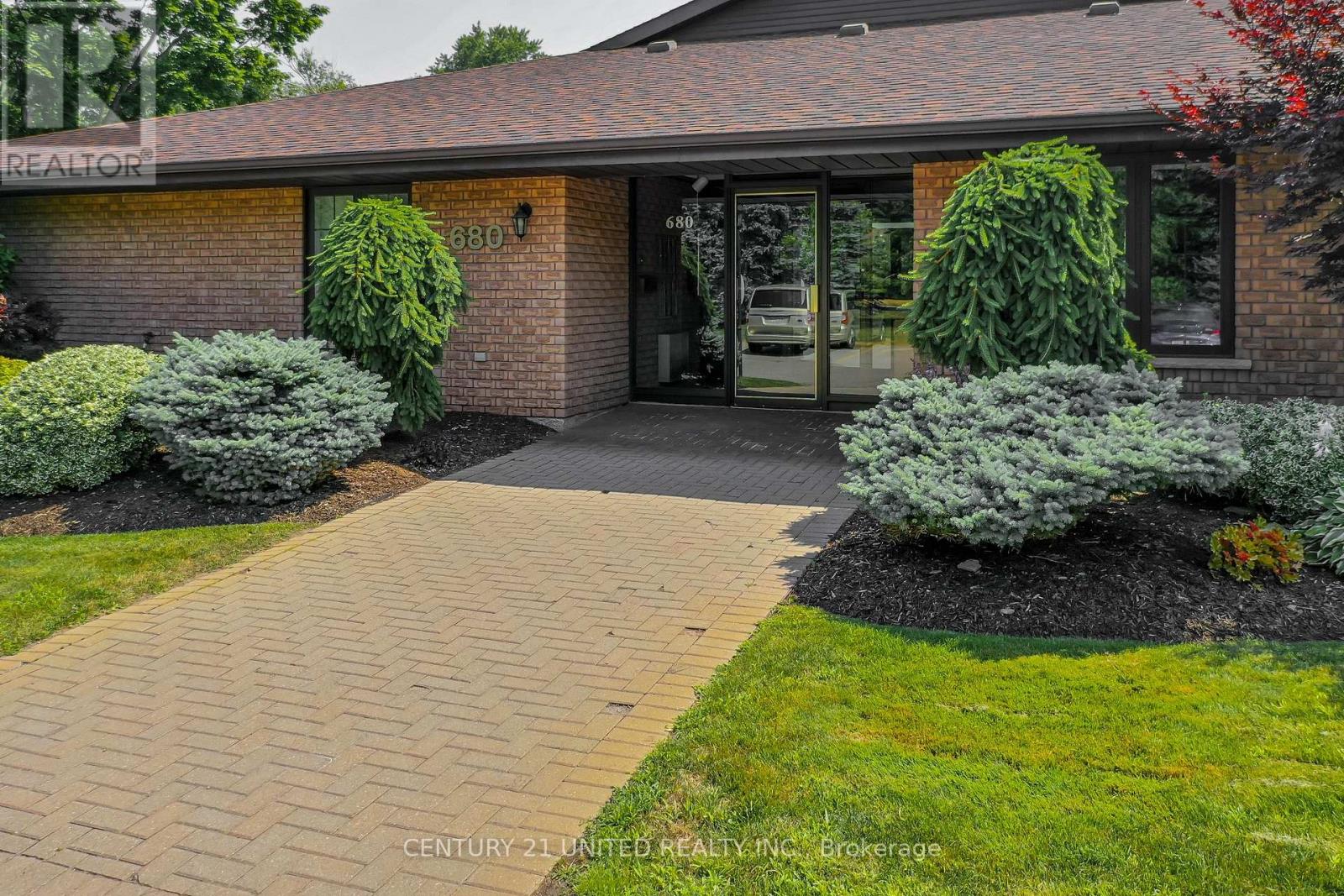 2 - 680 Whitaker Street, Peterborough East (North), Ontario  K9H 7J9 - Photo 2 - X12293866