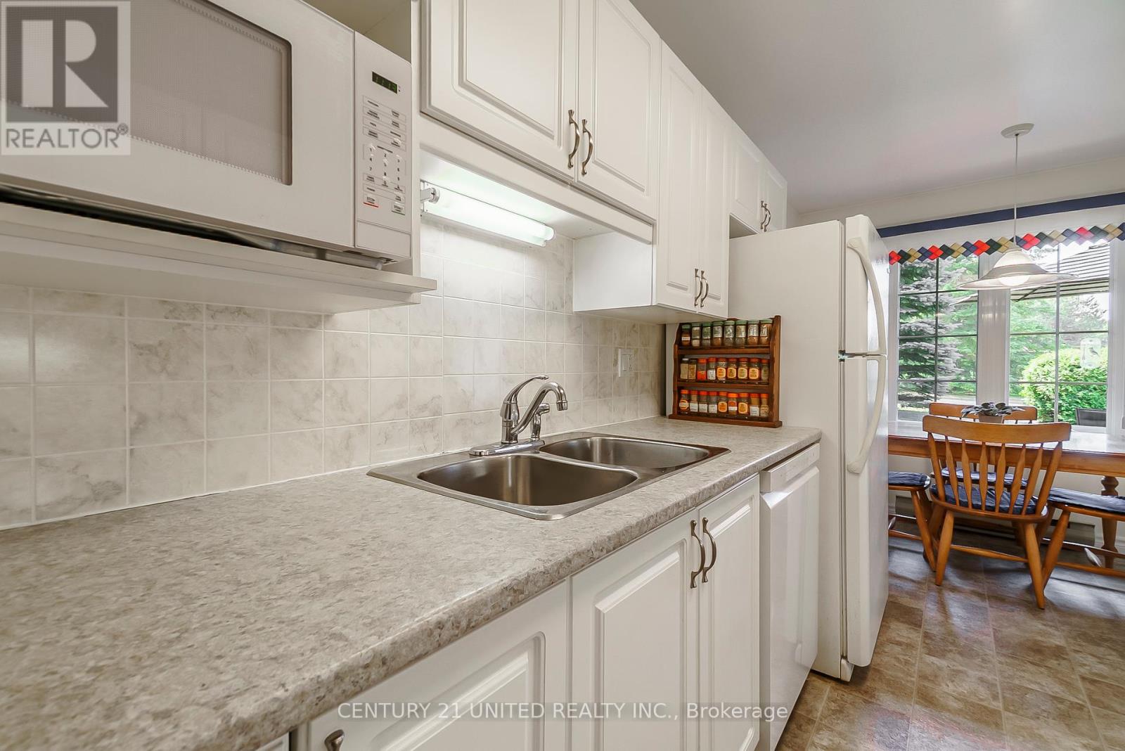 2 - 680 Whitaker Street, Peterborough East (North), Ontario  K9H 7J9 - Photo 7 - X12293866
