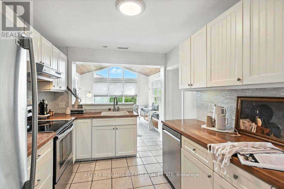 76 Maple Crescent, Peterborough West (North), Ontario  K9J 6V5 - Photo 10 - X12293922