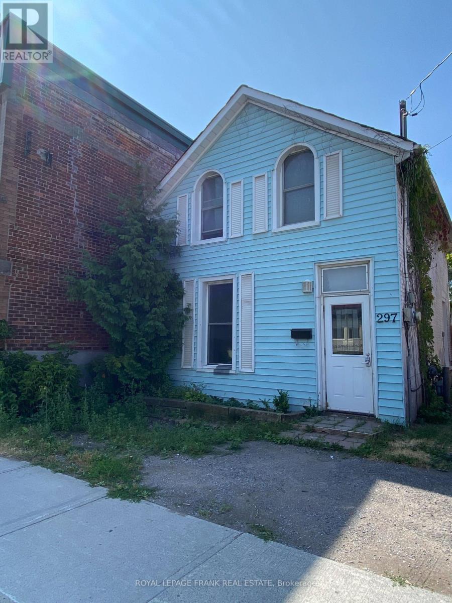 297 Sherbrooke Street, Peterborough Central (North), Ontario  K9J 2N7 - Photo 1 - X12293971