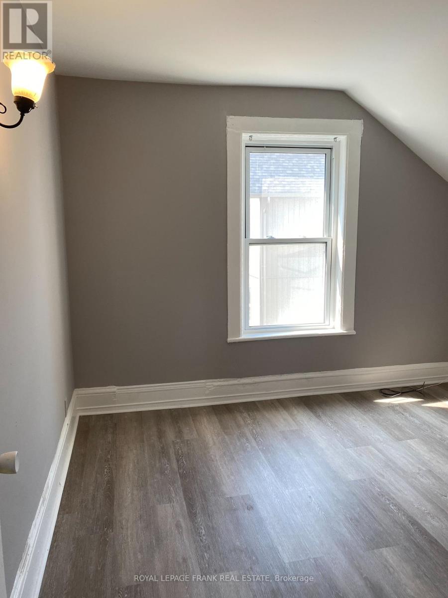 297 Sherbrooke Street, Peterborough Central (North), Ontario  K9J 2N7 - Photo 13 - X12293971