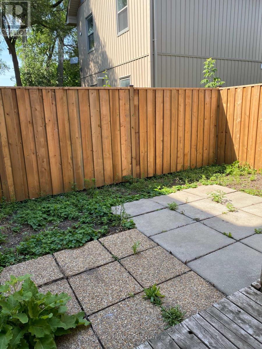 297 Sherbrooke Street, Peterborough Central (North), Ontario  K9J 2N7 - Photo 14 - X12293971