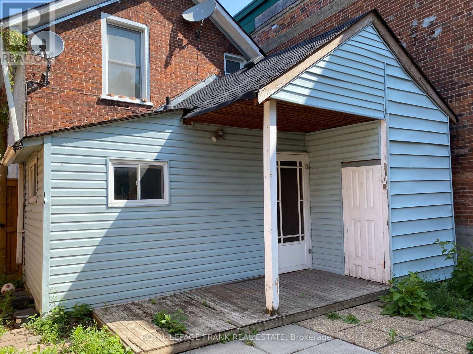 297 Sherbrooke Street, Peterborough Central (North), Ontario  K9J 2N7 - Photo 17 - X12293971