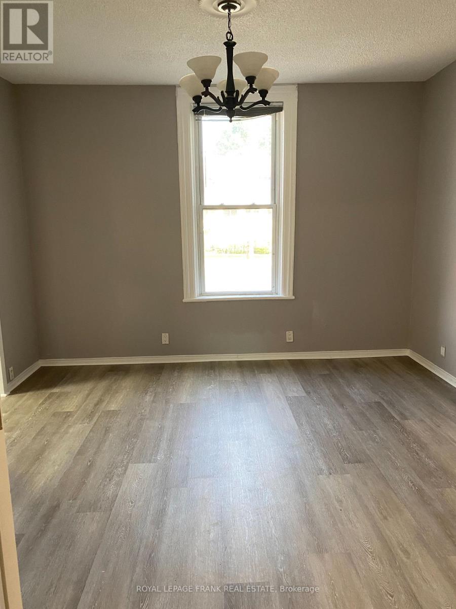 297 Sherbrooke Street, Peterborough Central (North), Ontario  K9J 2N7 - Photo 3 - X12293971
