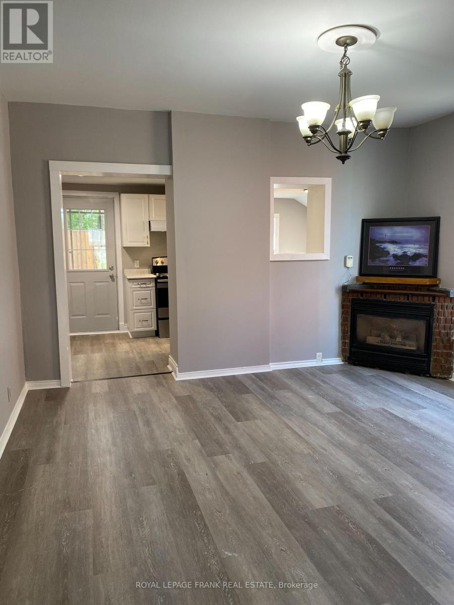 297 Sherbrooke Street, Peterborough Central (North), Ontario  K9J 2N7 - Photo 5 - X12293971