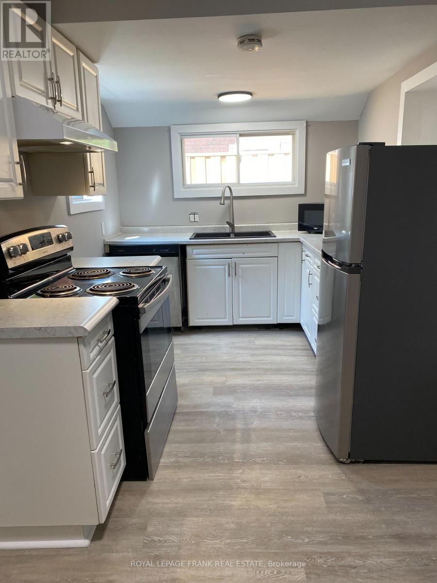 297 Sherbrooke Street, Peterborough Central (North), Ontario  K9J 2N7 - Photo 6 - X12293971