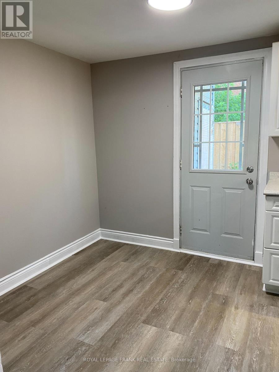 297 Sherbrooke Street, Peterborough Central (North), Ontario  K9J 2N7 - Photo 7 - X12293971