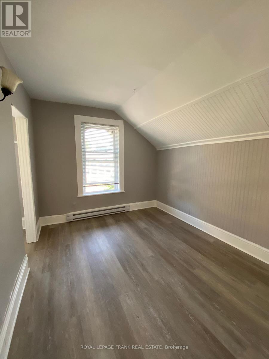 297 Sherbrooke Street, Peterborough Central (North), Ontario  K9J 2N7 - Photo 9 - X12293971