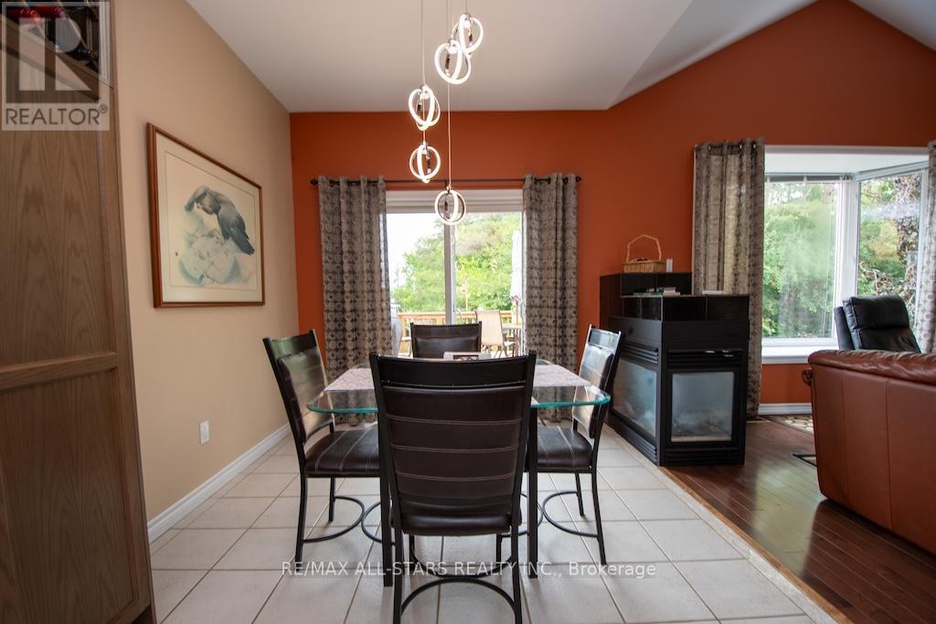 28 Ellis Crescent, Kawartha Lakes (Lindsay), Ontario  K9V 0A5 - Photo 17 - X12294002