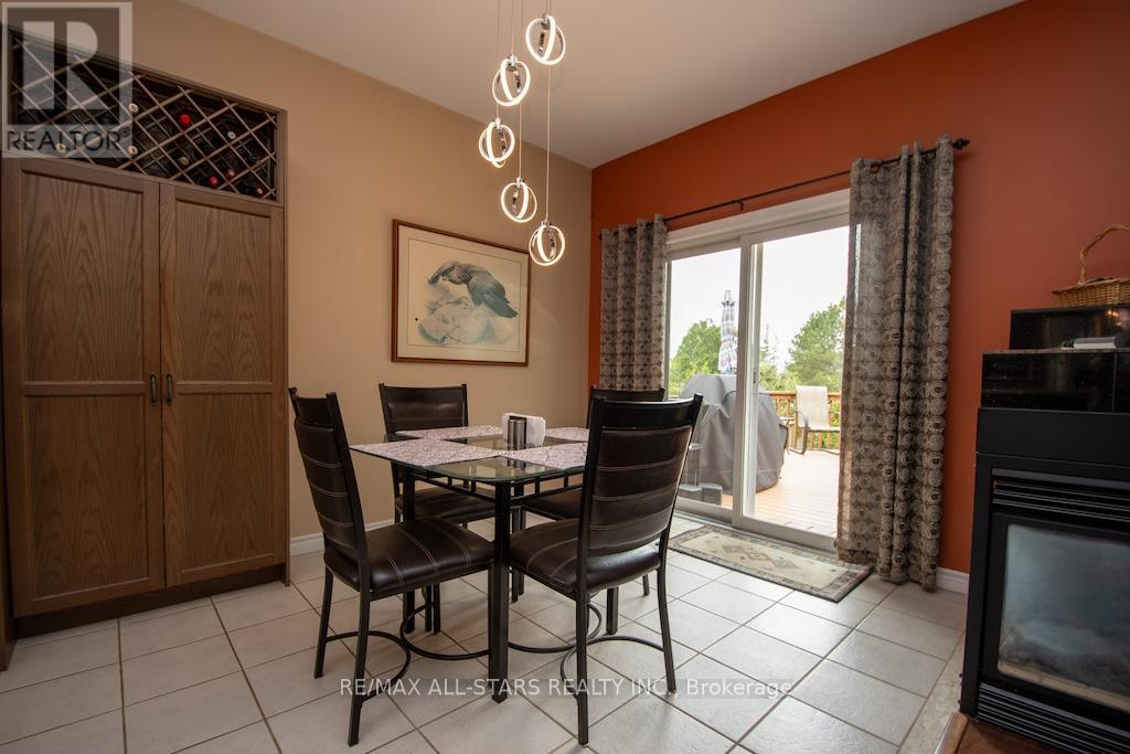 28 Ellis Crescent, Kawartha Lakes (Lindsay), Ontario  K9V 0A5 - Photo 18 - X12294002