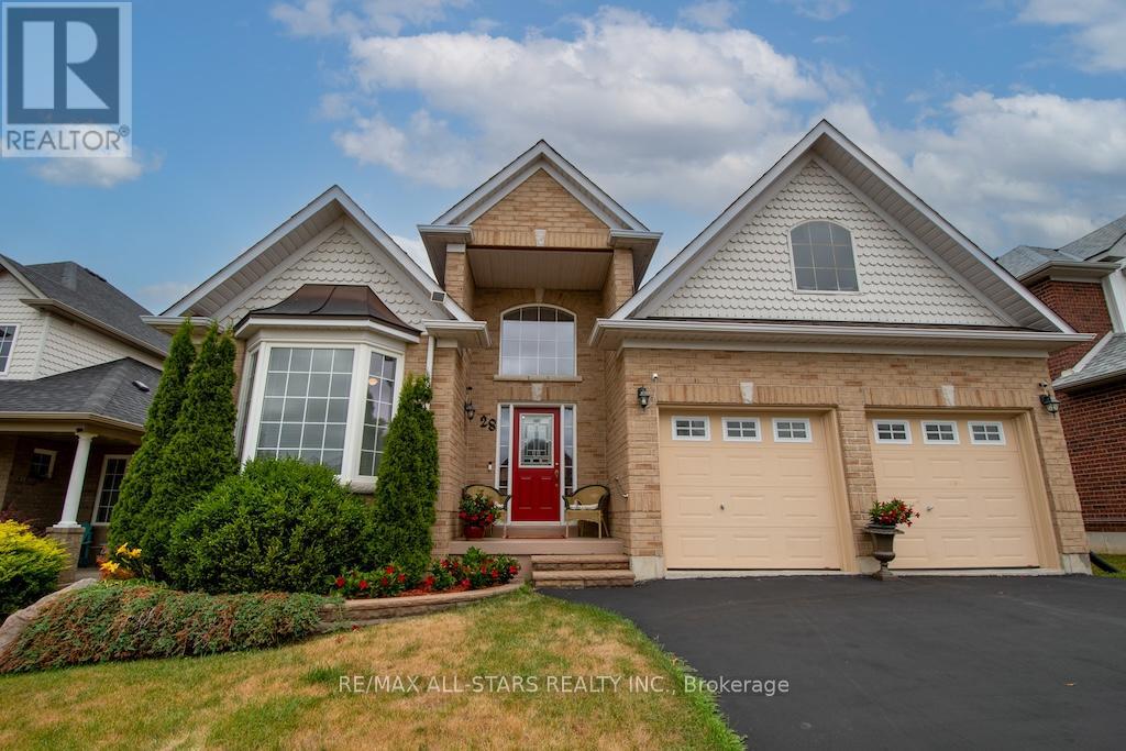 28 Ellis Crescent, Kawartha Lakes (Lindsay), Ontario  K9V 0A5 - Photo 2 - X12294002