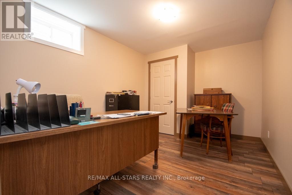 28 Ellis Crescent, Kawartha Lakes (Lindsay), Ontario  K9V 0A5 - Photo 33 - X12294002