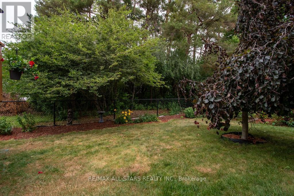 28 Ellis Crescent, Kawartha Lakes (Lindsay), Ontario  K9V 0A5 - Photo 39 - X12294002