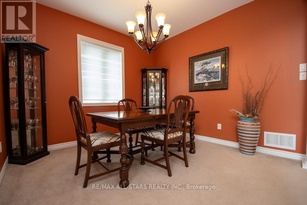 28 Ellis Crescent, Kawartha Lakes (Lindsay), Ontario  K9V 0A5 - Photo 9 - X12294002