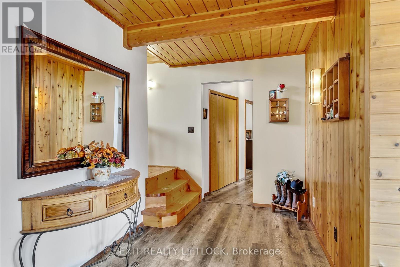 25 Balsam Road, Kawartha Lakes (Fenelon), Ontario  K9V 4R6 - Photo 12 - X12294236