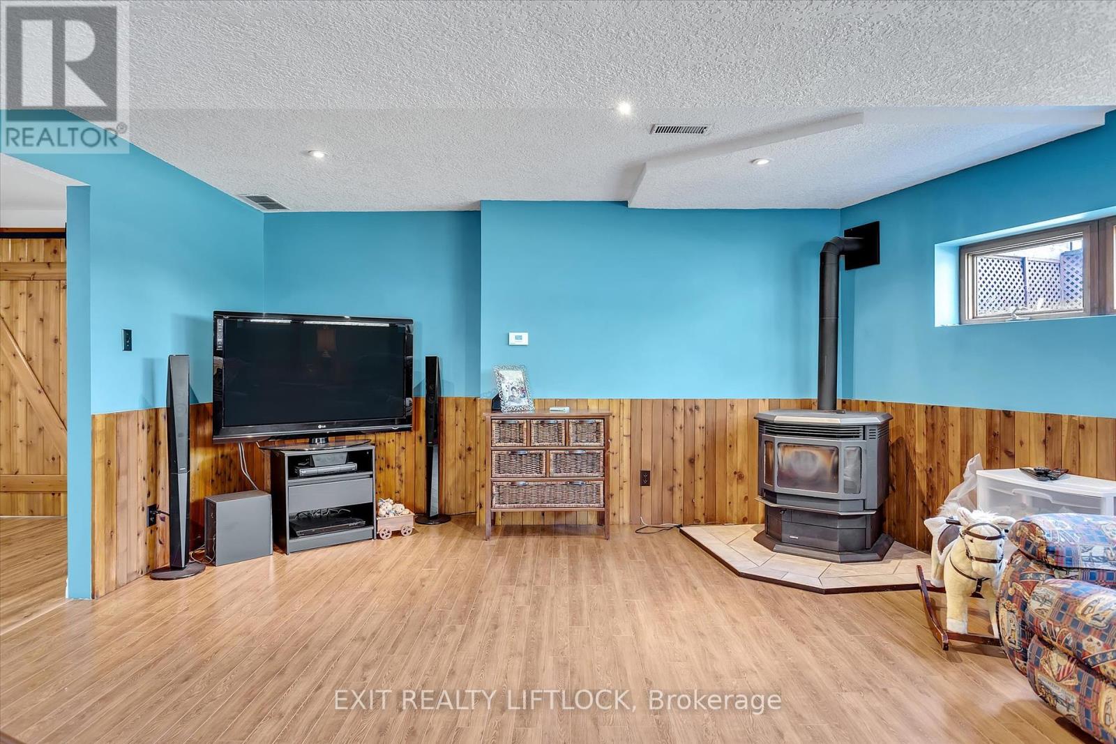 25 Balsam Road, Kawartha Lakes (Fenelon), Ontario  K9V 4R6 - Photo 28 - X12294236