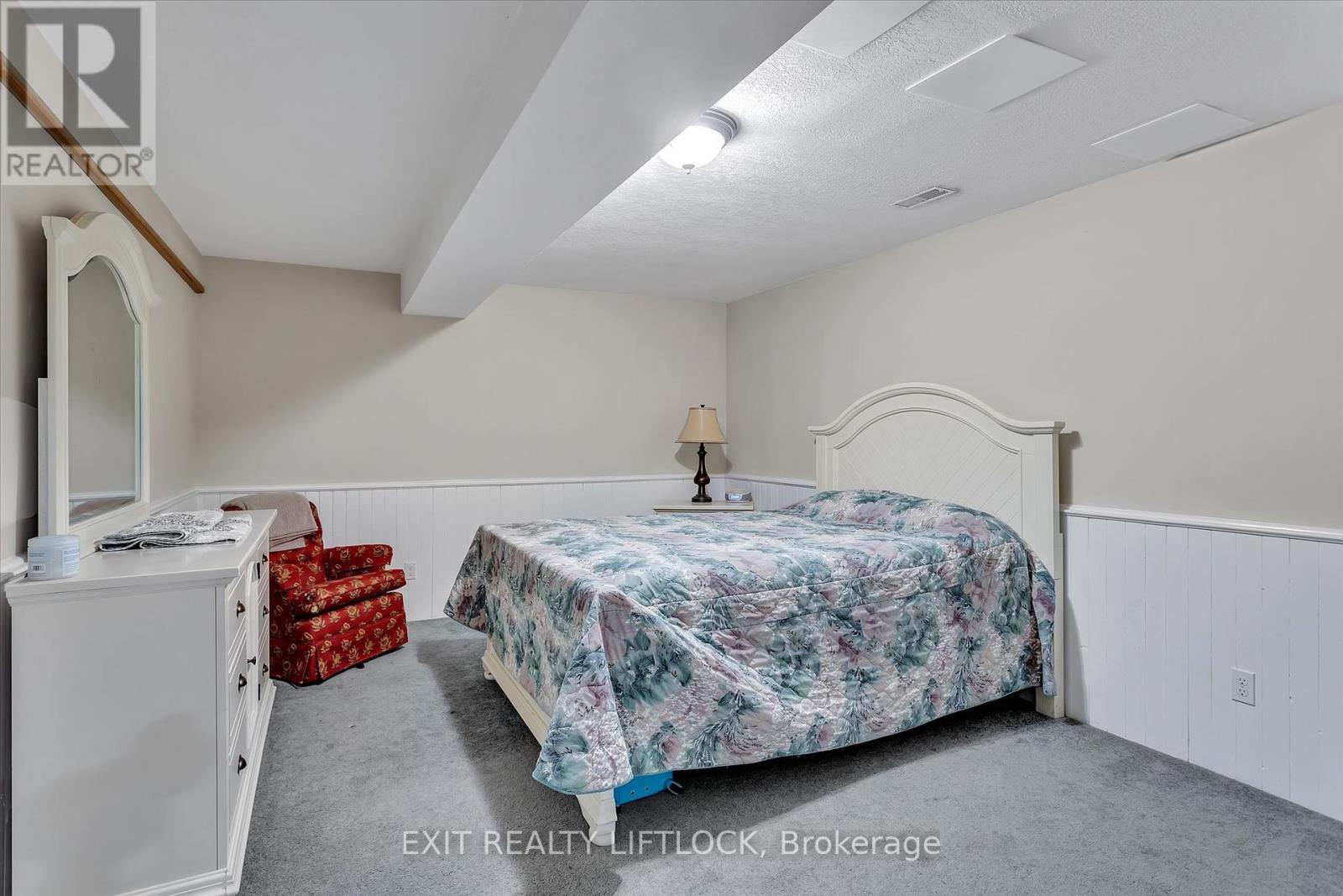 25 Balsam Road, Kawartha Lakes (Fenelon), Ontario  K9V 4R6 - Photo 30 - X12294236
