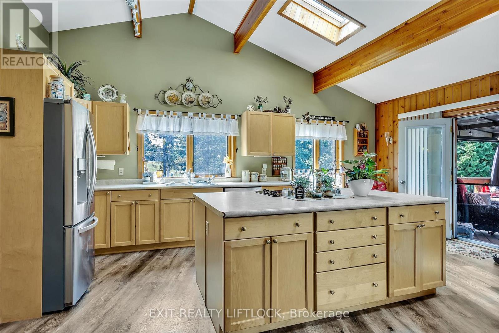 25 Balsam Road, Kawartha Lakes (Fenelon), Ontario  K9V 4R6 - Photo 6 - X12294236