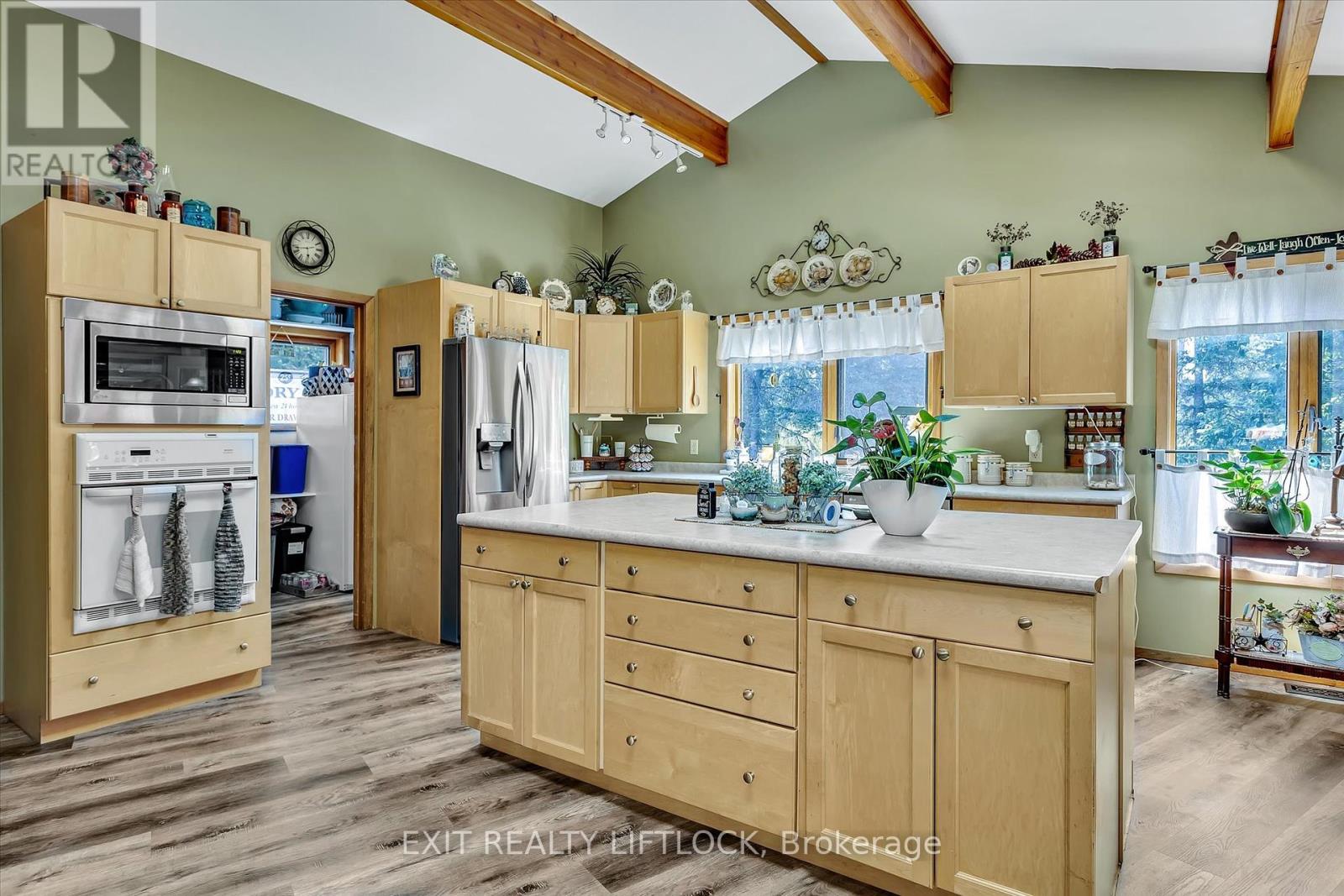 25 Balsam Road, Kawartha Lakes (Fenelon), Ontario  K9V 4R6 - Photo 7 - X12294236