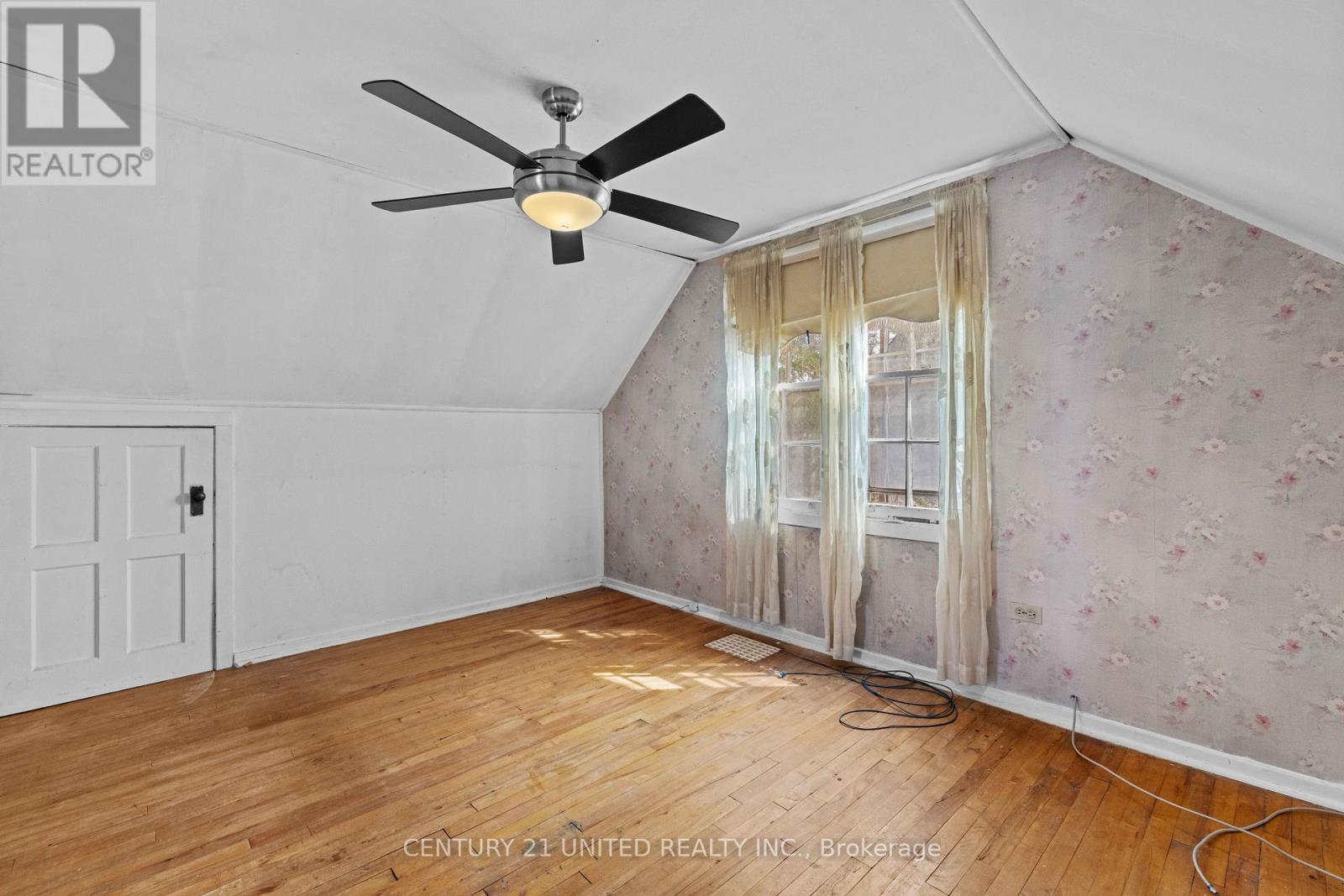 249 Woodbine Avenue, Peterborough East (Central), Ontario  K9H 1N8 - Photo 18 - X12294250