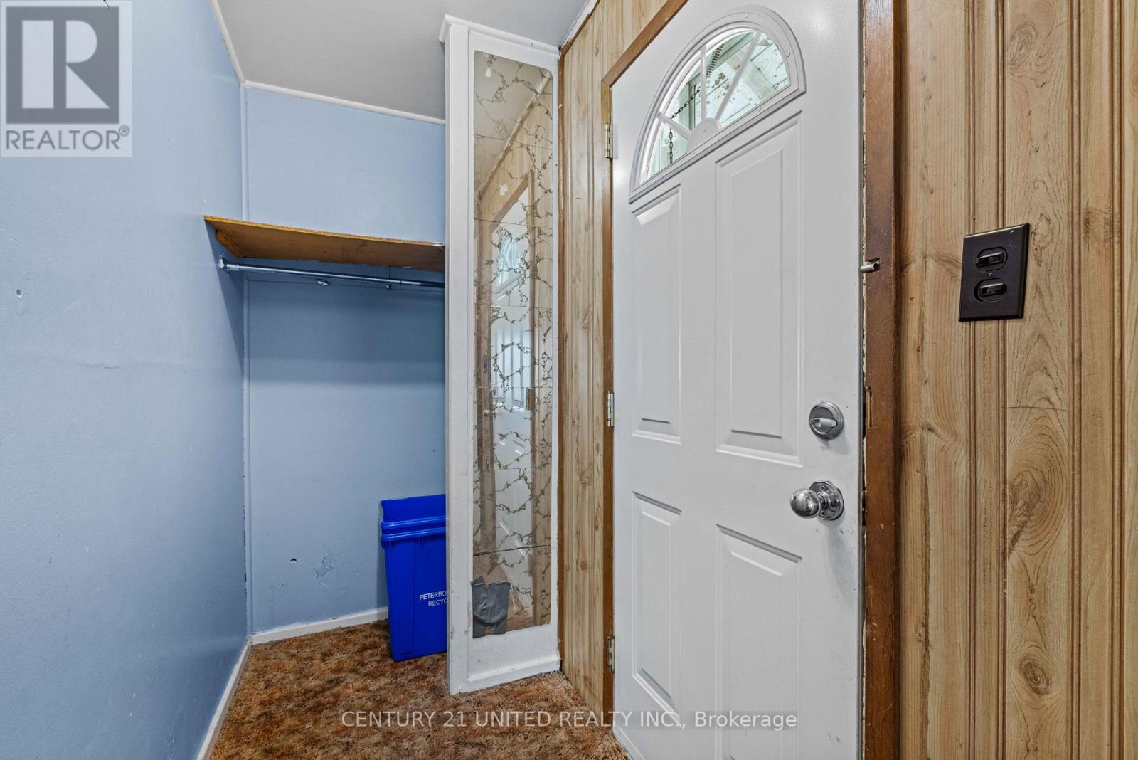 249 Woodbine Avenue, Peterborough East (Central), Ontario  K9H 1N8 - Photo 2 - X12294250
