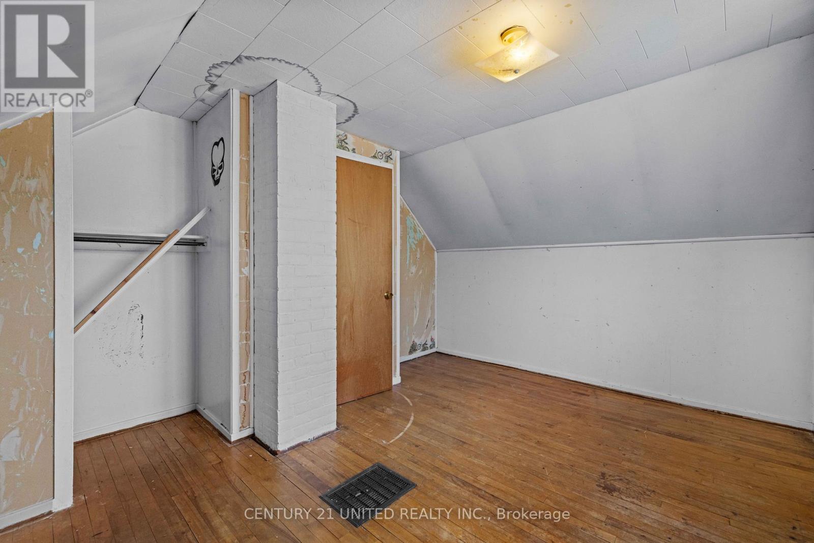 249 Woodbine Avenue, Peterborough East (Central), Ontario  K9H 1N8 - Photo 20 - X12294250