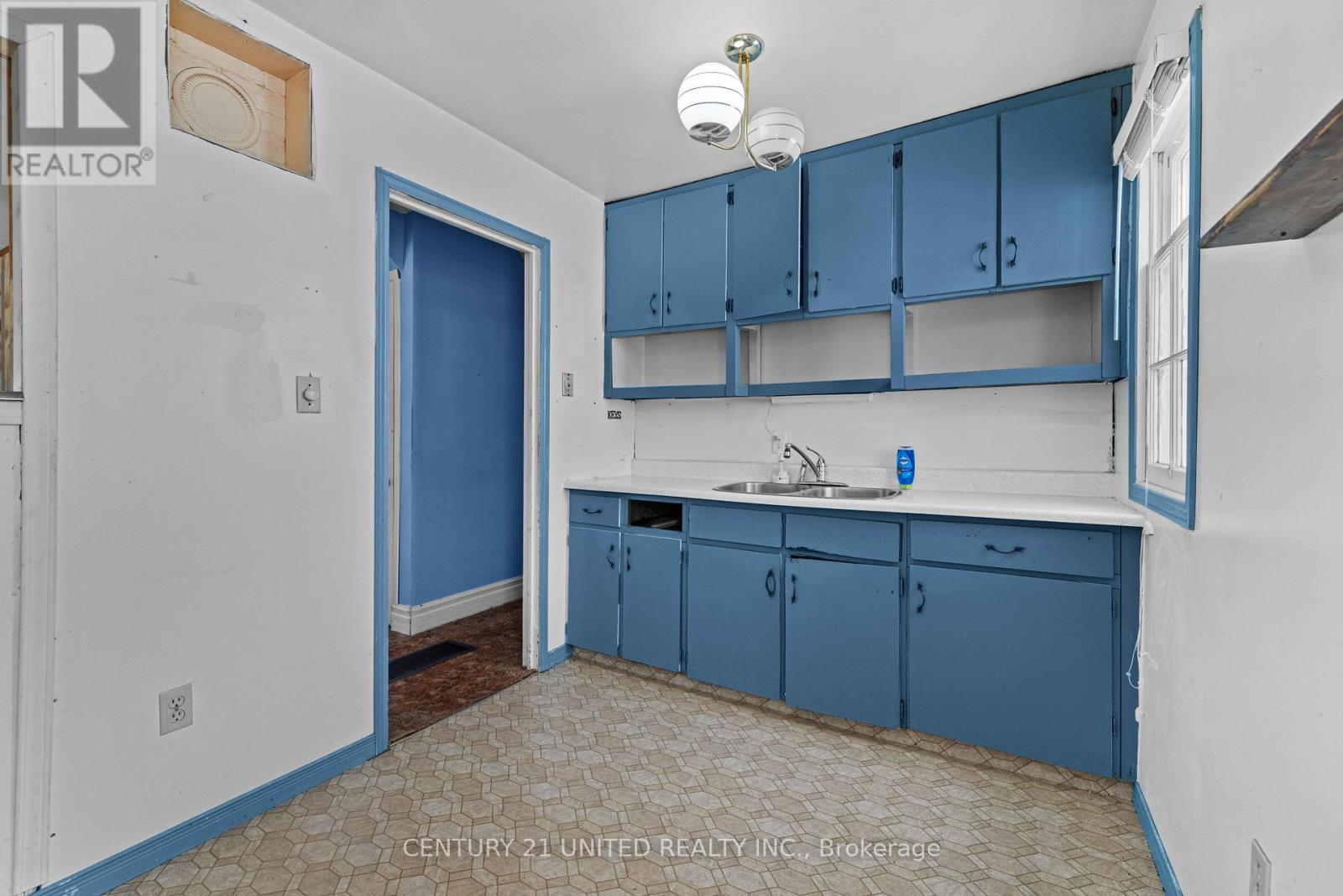 249 Woodbine Avenue, Peterborough East (Central), Ontario  K9H 1N8 - Photo 9 - X12294250