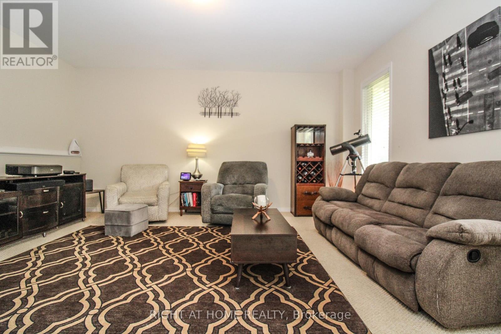 518 Joslin Street, Peterborough North (North), Ontario  K9J 6X3 - Photo 14 - X12294314