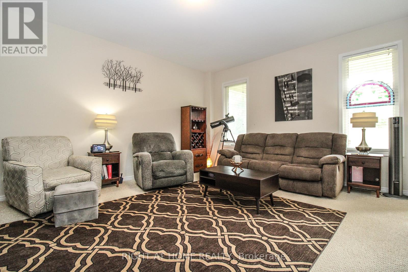 518 Joslin Street, Peterborough North (North), Ontario  K9J 6X3 - Photo 15 - X12294314