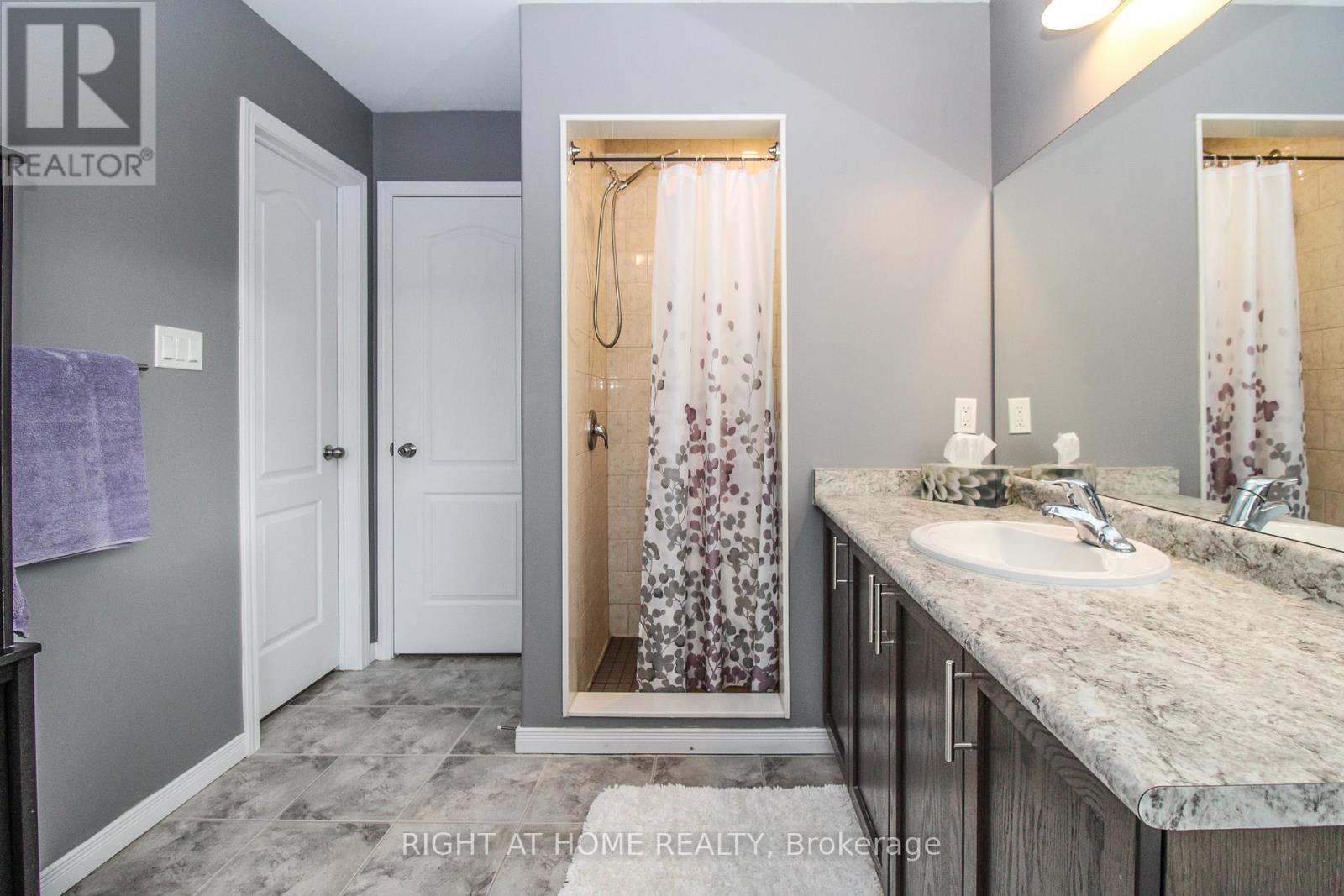 518 Joslin Street, Peterborough North (North), Ontario  K9J 6X3 - Photo 24 - X12294314