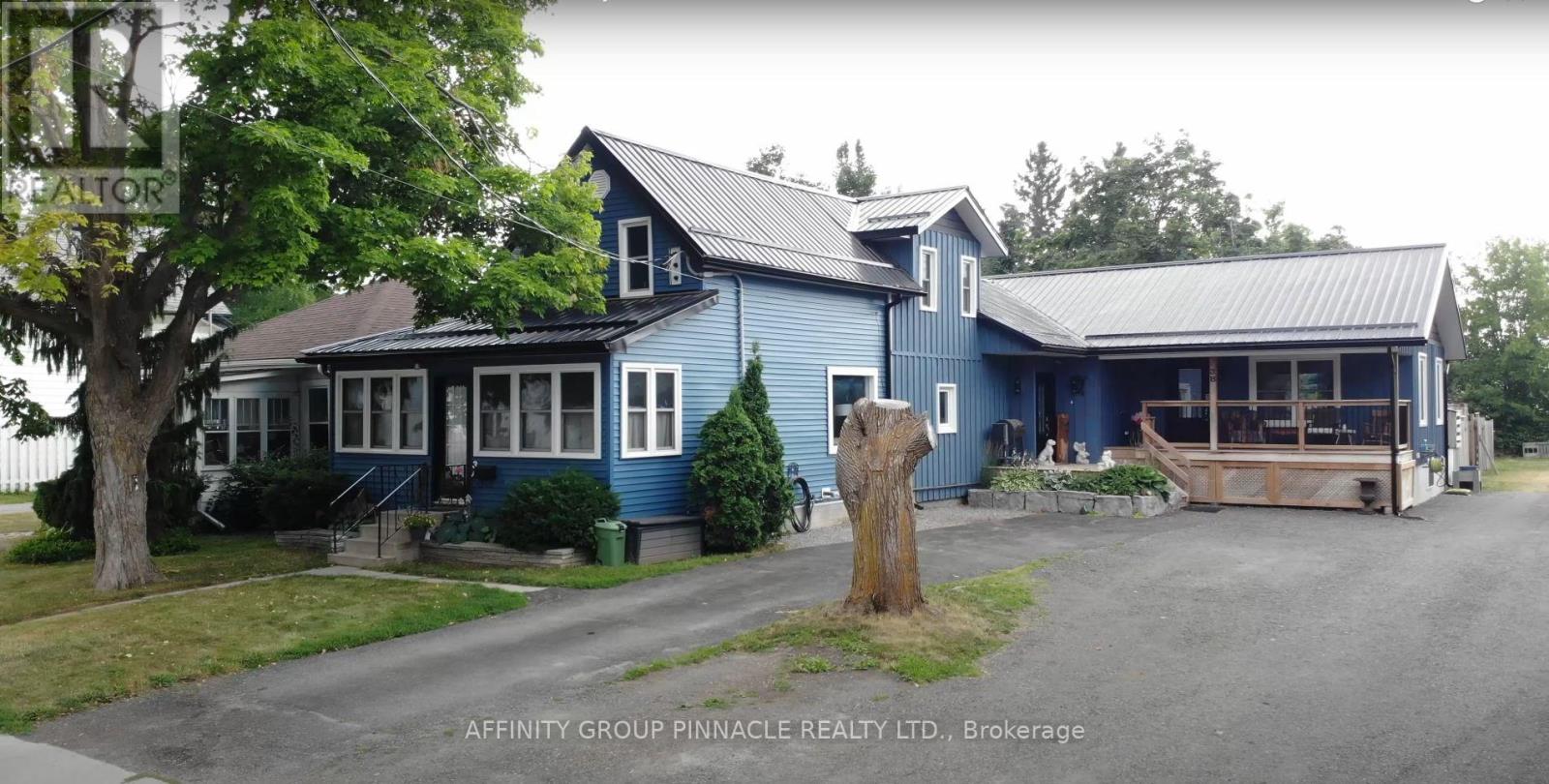 3 Duke Street, Kawartha Lakes (Lindsay), Ontario  K9V 2K5 - Photo 1 - X12294899