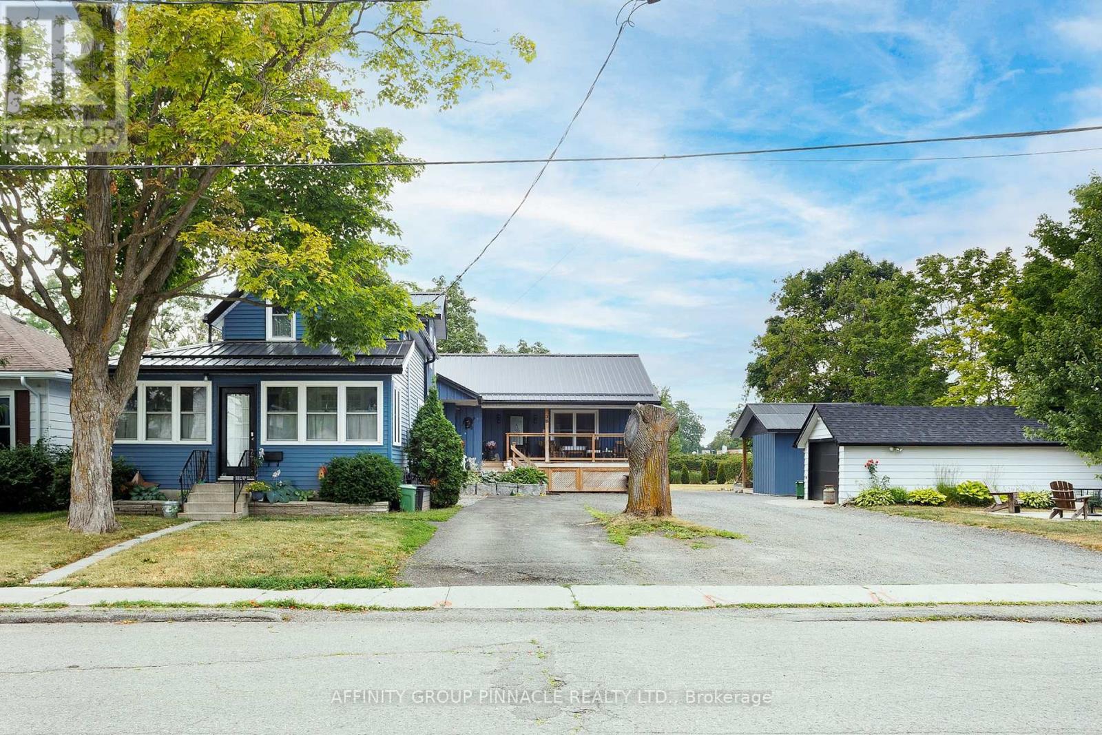 3 Duke Street, Kawartha Lakes (Lindsay), Ontario  K9V 2K5 - Photo 2 - X12294899