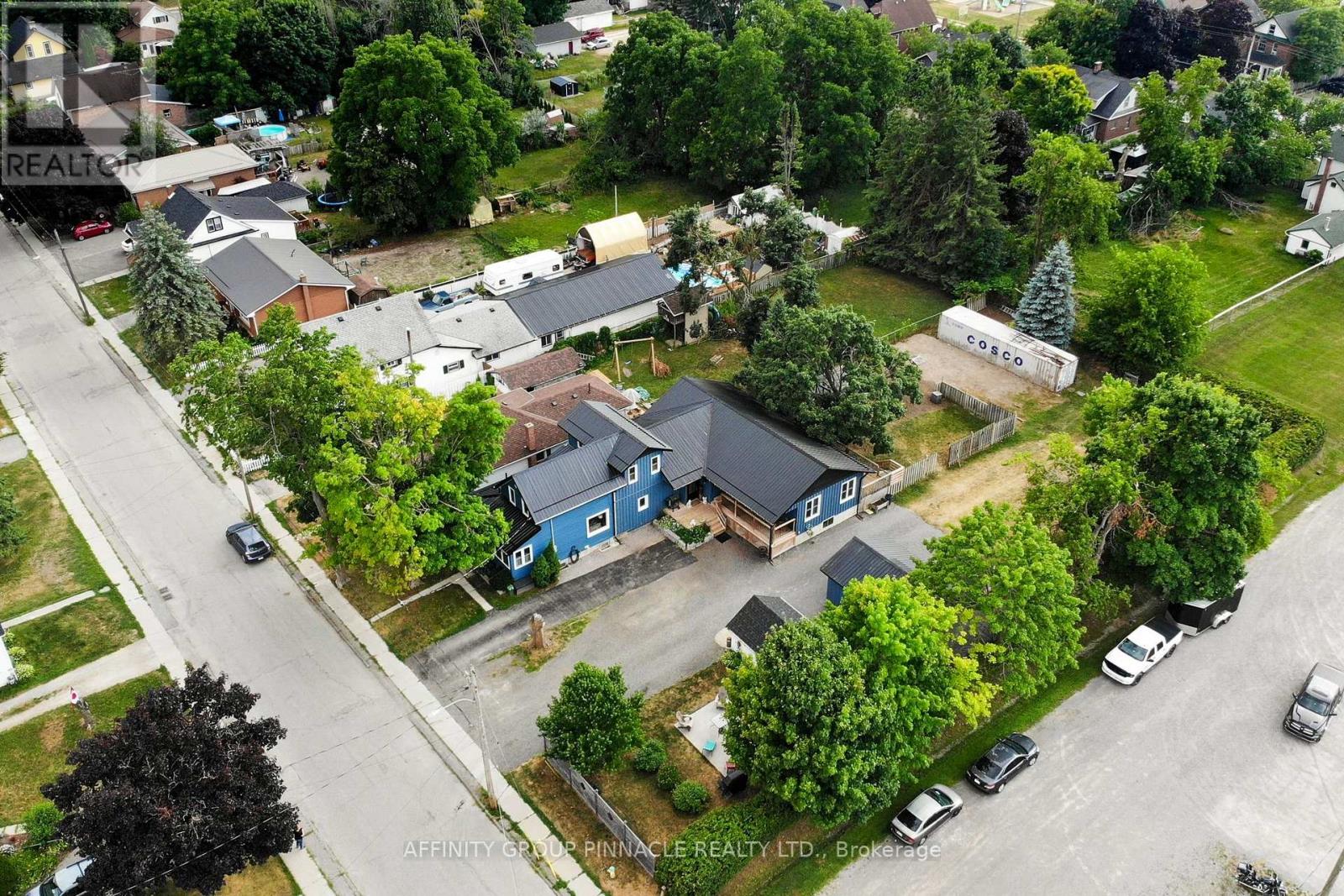 3 Duke Street, Kawartha Lakes (Lindsay), Ontario  K9V 2K5 - Photo 3 - X12294899
