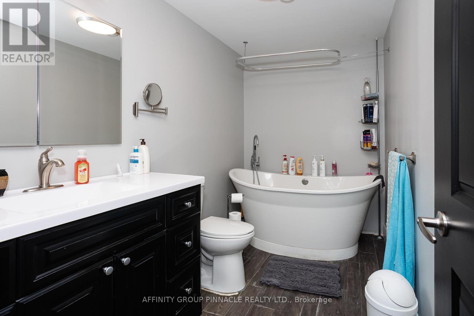 3 Duke Street, Kawartha Lakes (Lindsay), Ontario  K9V 2K5 - Photo 30 - X12294899