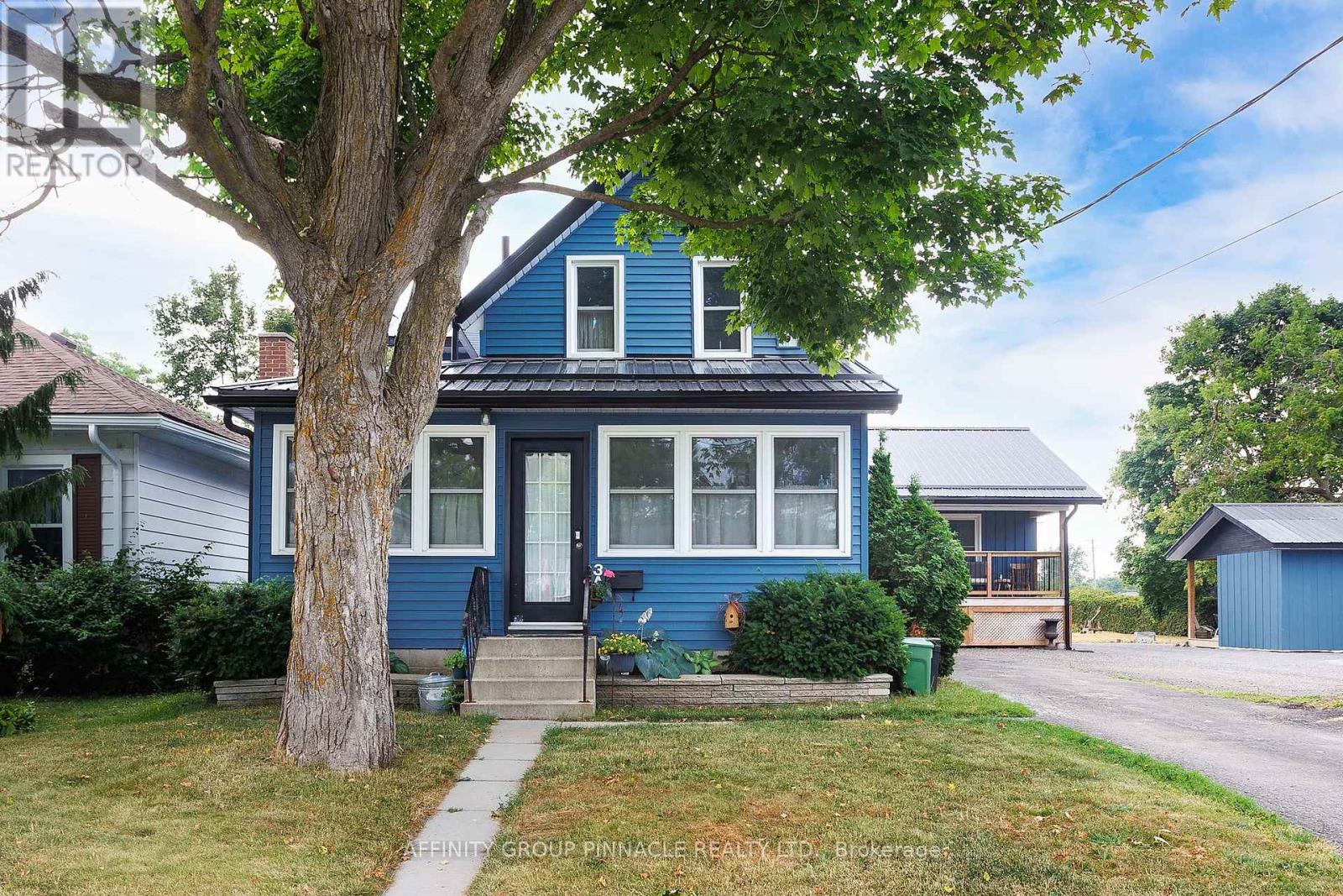 3 Duke Street, Kawartha Lakes (Lindsay), Ontario  K9V 2K5 - Photo 4 - X12294899