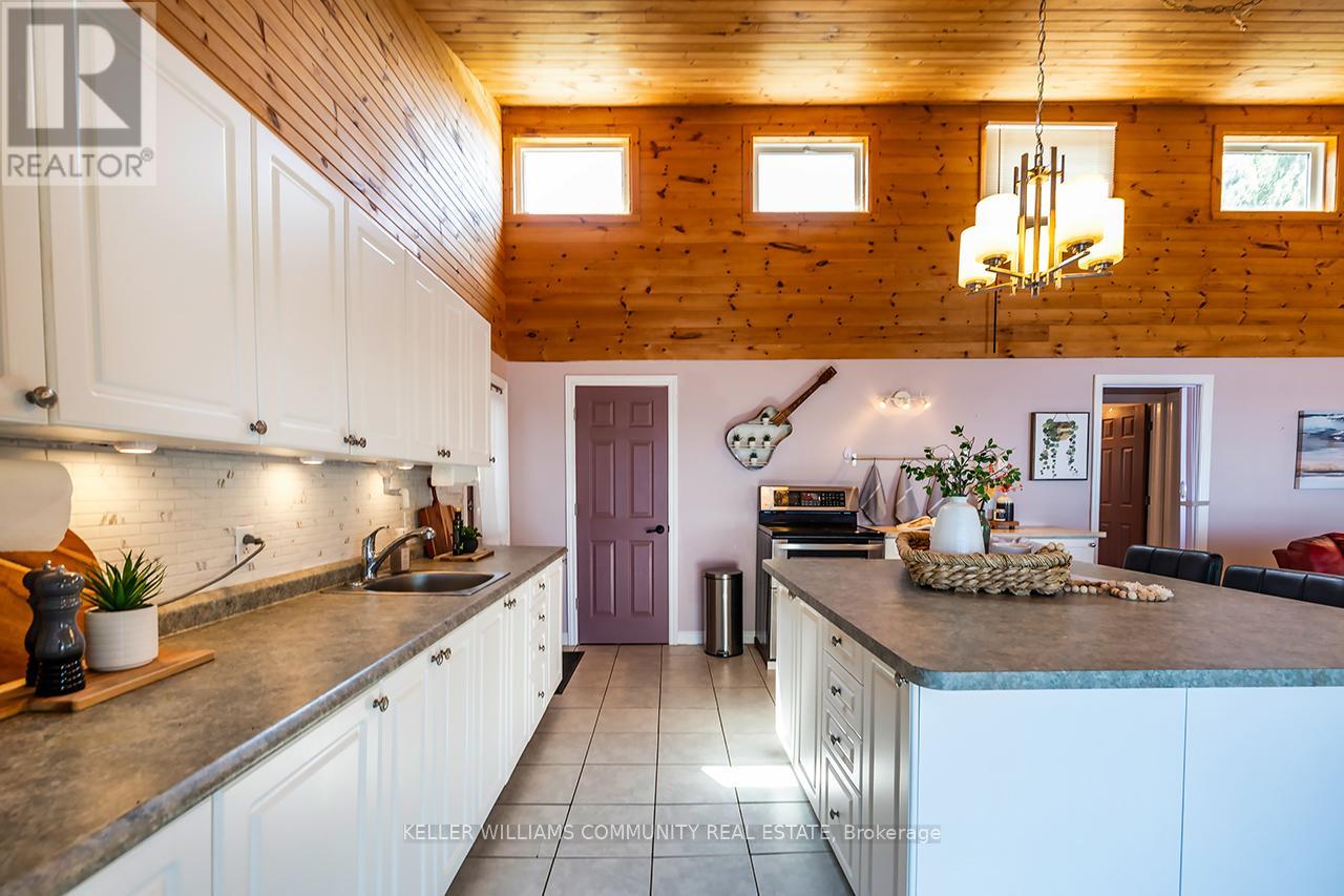 1370 Dunmanus Drive, Selwyn, Ontario  K0L 1T0 - Photo 24 - X12295585