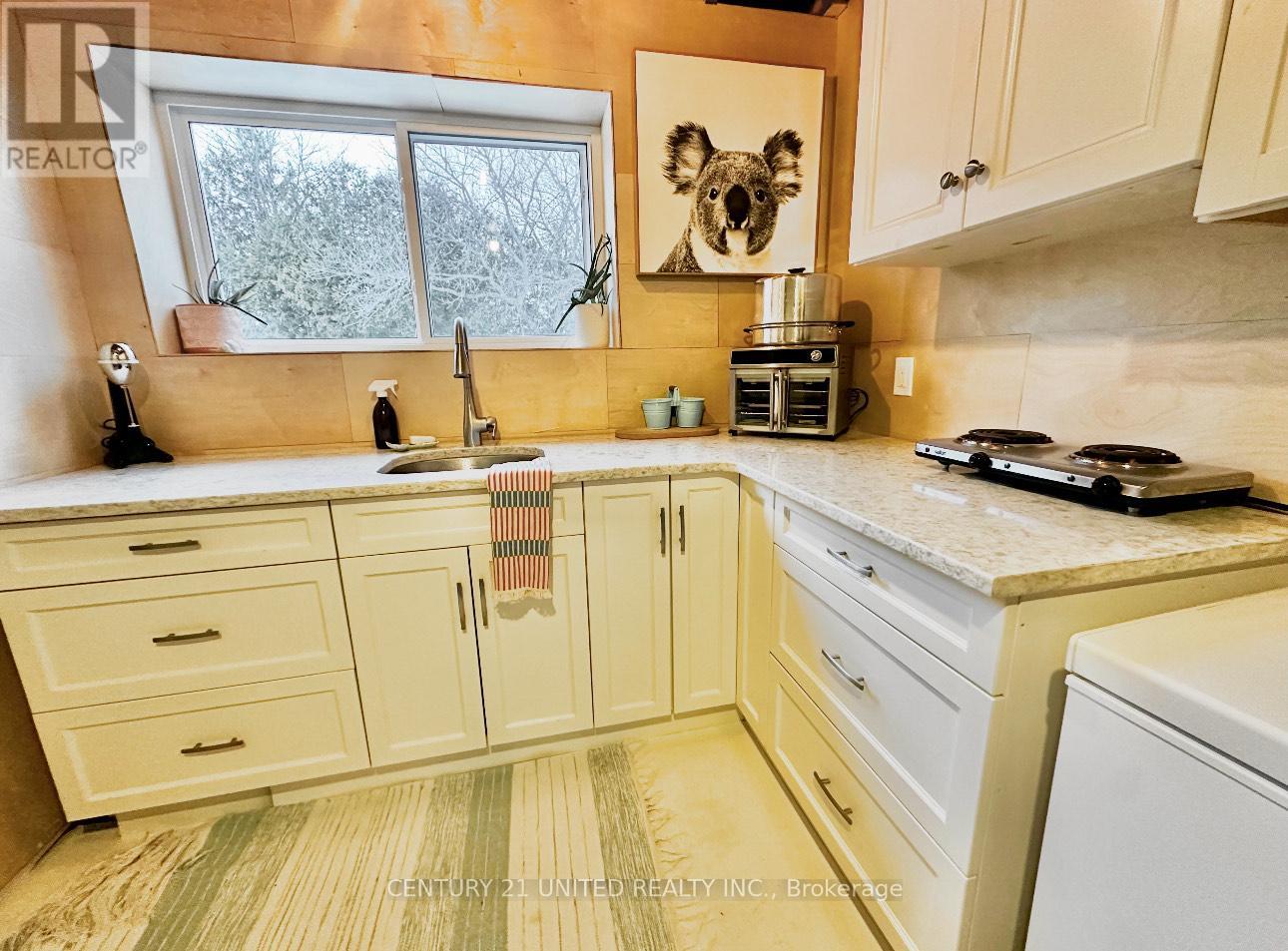 252 Queen Street, Selwyn, Ontario  K0L 2H0 - Photo 10 - X12295640