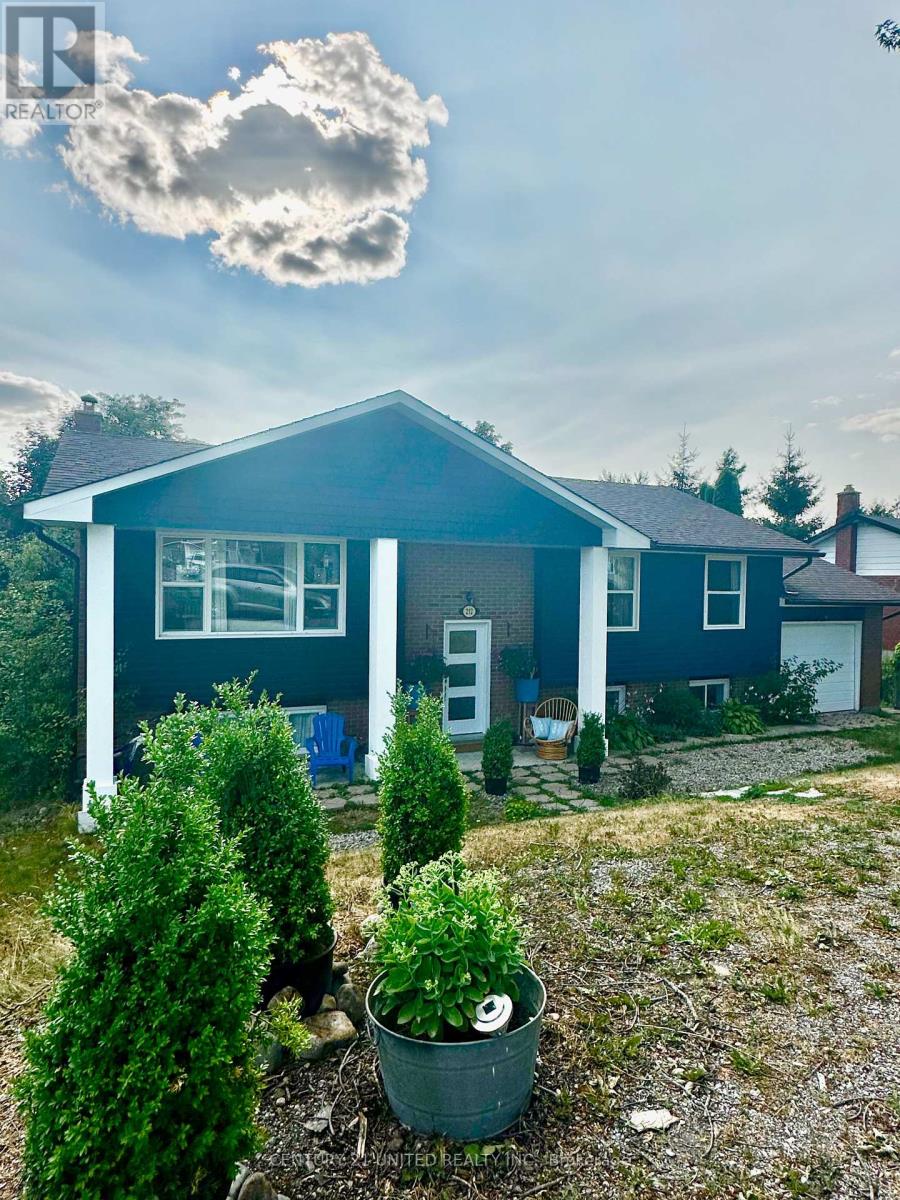 252 Queen Street, Selwyn, Ontario  K0L 2H0 - Photo 2 - X12295640