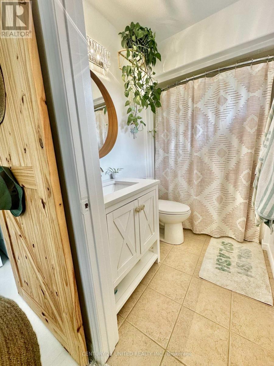 252 Queen Street, Selwyn, Ontario  K0L 2H0 - Photo 27 - X12295640